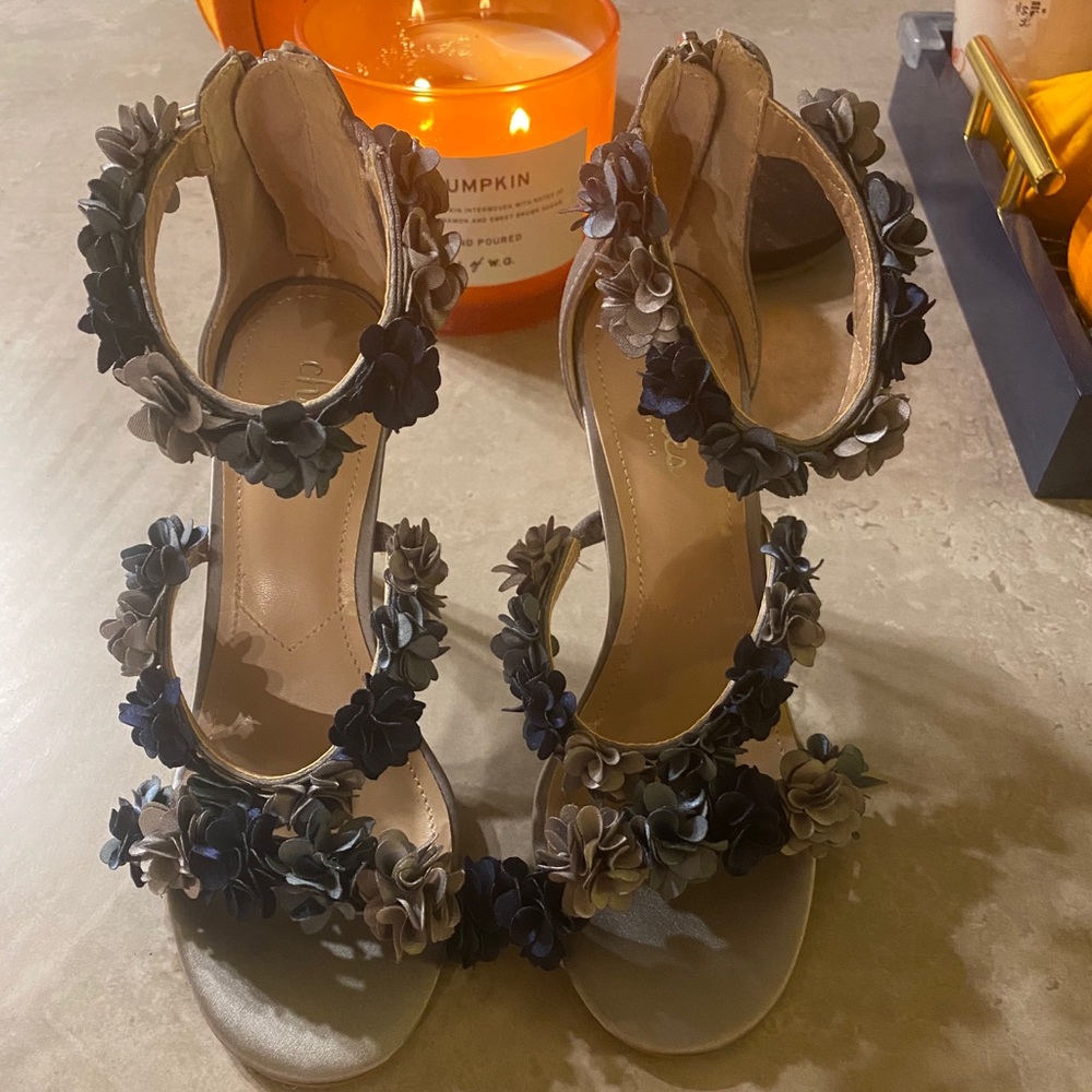 Charles David Heeled Sandal (size 6)